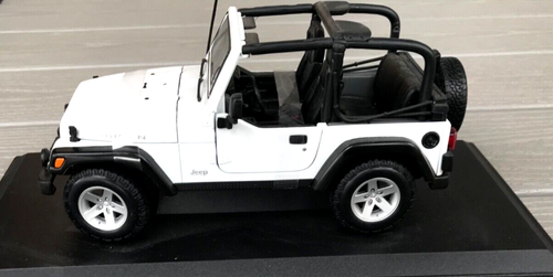 MAISTO 1/18 2005 WHITE JEEP RUBICON CONVERTIBLE DIE CAST JEEP 04232 JUST NO BOX - 第 2/18 張圖片