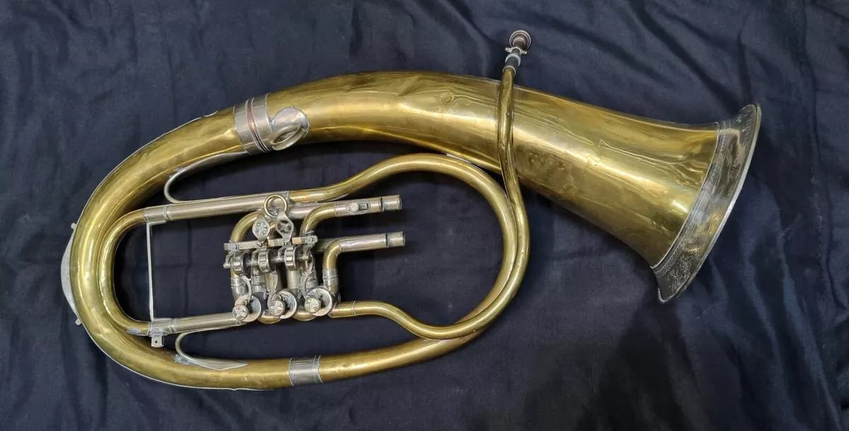 Old tenor horn tuba for restoration NO IDEA ABOUT IT