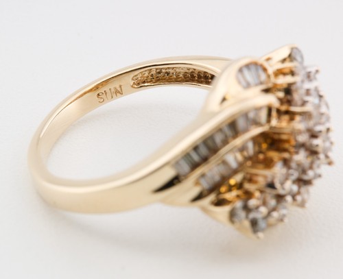 Solid 10ct Yellow Gold Round Brilliant & Baugette Cut Diamond Cluster Ring - Picture 8 of 8