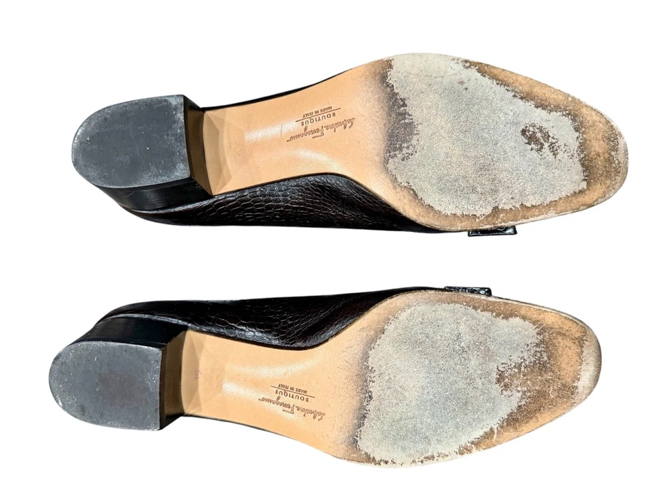 Zapatos de salón Salvatore Ferragamo Vara cocodrilo en relieve tacones marrones. Talla 9 Foto 4 de 4