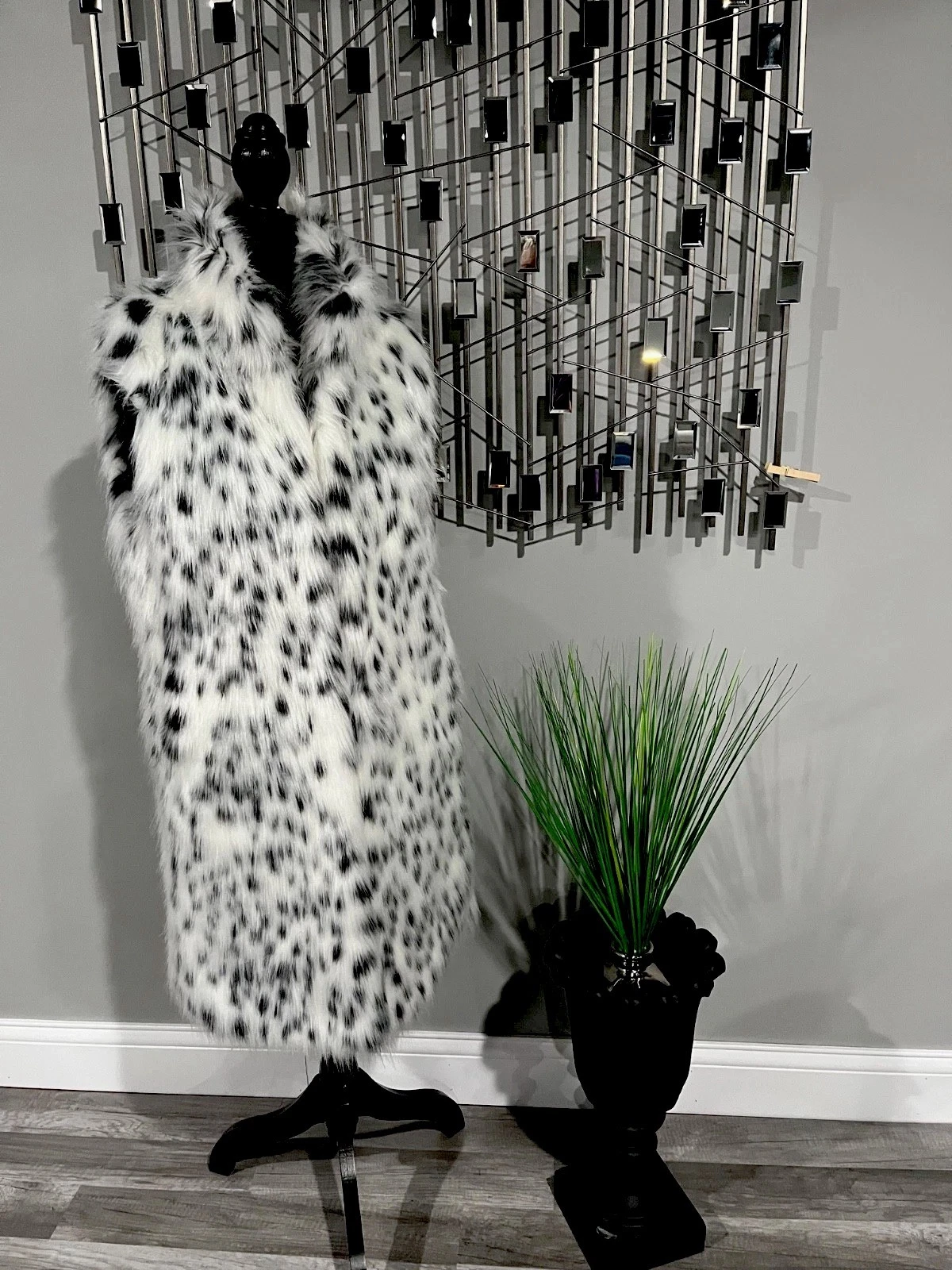 Donna Slayers Fabulous Furs Snow Leopard full length Faux Fur Coat /Vest NEW
