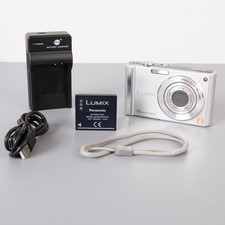 Panasonic Lumix DMC-FS20- 10MP Camera, Charger, Battery, 4X zoom - Tested