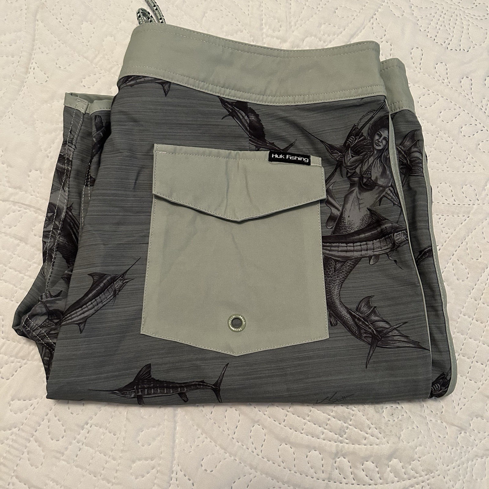 Huk Performance Fishing Men’s Board Shorts Swim Trunks, Size 38 Mermaid/Marlin