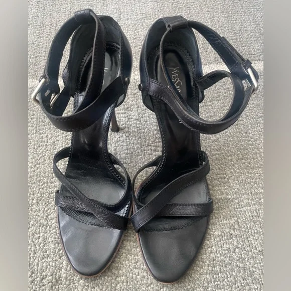 YVES SAINT LAURENT tacchi in pelle nera con cinturino taglia US 7 5