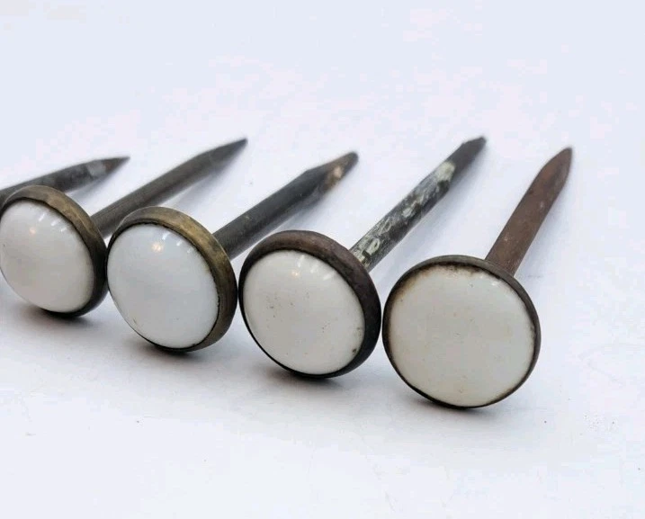 Lote de 5 perchas de latón con cabeza de porcelana blanca con marco de fotos vintage Foto 3 de 4