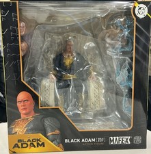 DC Mafex DC Comics Black Adam (Gold Suit)