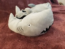 Old Navy Shark Slippers Boys XL 3-4 No Slip Sole Padded gray EUC