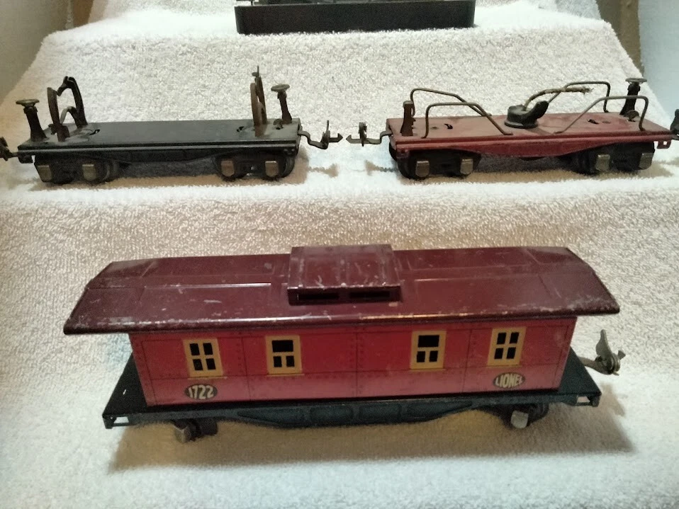 O Gauge Pre War Lionel Tin  Metal # 3651 Log, 1722 Caboose, 620 Light, 809 Dump - Image 3 of 4