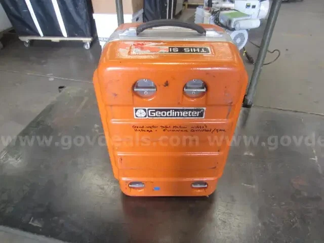 GEOTRONICS AB  Geodimeter GDM 4400  Surveying - Image 3 of 4