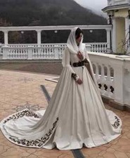 Luxury Wedding Dresses Embroidery Crystal Long Sleve Muslim Caftan Bridal Gowns
