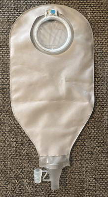 2 Ct COLOPLAST 18602 Sensura Mio Click 2-Piece High Output Ostomy Pouch w/ Tap