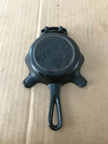 Vintage Griswold Small Cast Iron Pan - Erie, PA - 570-A