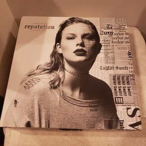 Taylor Swift reputation vip box w Fotografia i Kamery | eBay