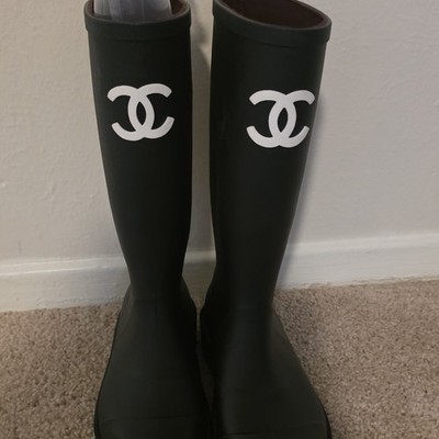 CHANELレインブーツblack CHANEL Black Knee High Rain Boots Rubber Logo Women's Size 5 Pull