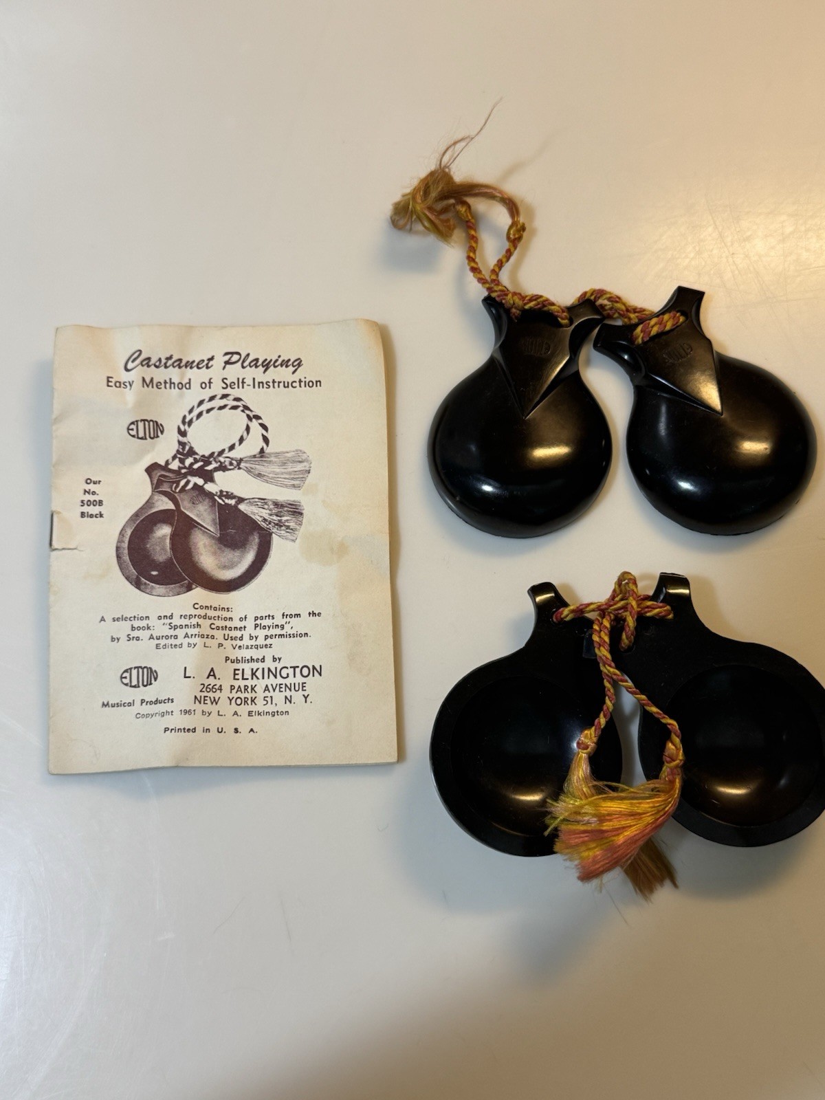 Par de castañuelas negras de colección Elton con folleto de instrucciones original 1961