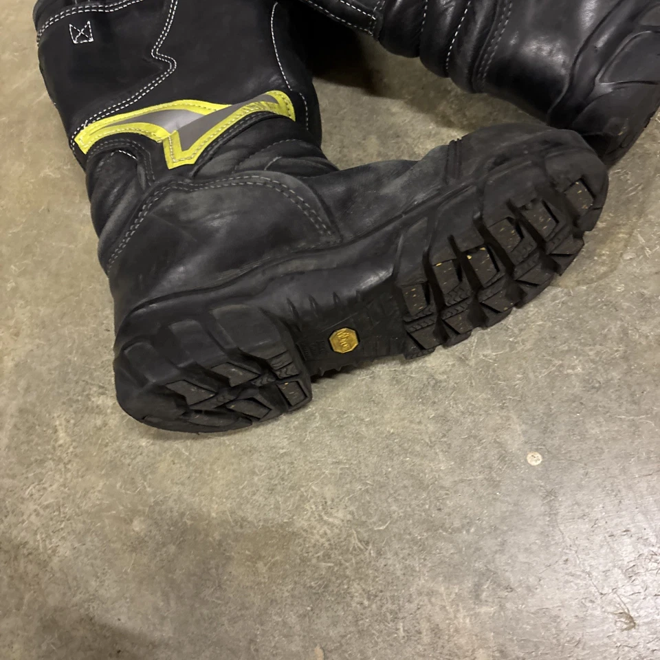 BOTAS CONTRA INCENDIOS ESTRUCTURALES PULL-ON GLOBO 5 XW MFG 2022!  EXCELENTE’ Foto 3 de 4