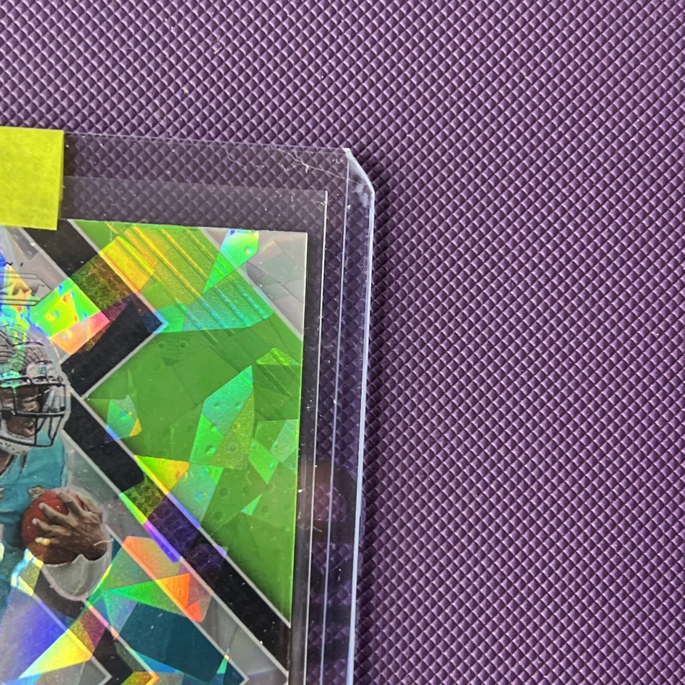 2021 Prizm Travis Etienne Jr. RC Rookie Emergent Green Cracked Ice RARE SSP 🪲🧊 - Image 3 of 4