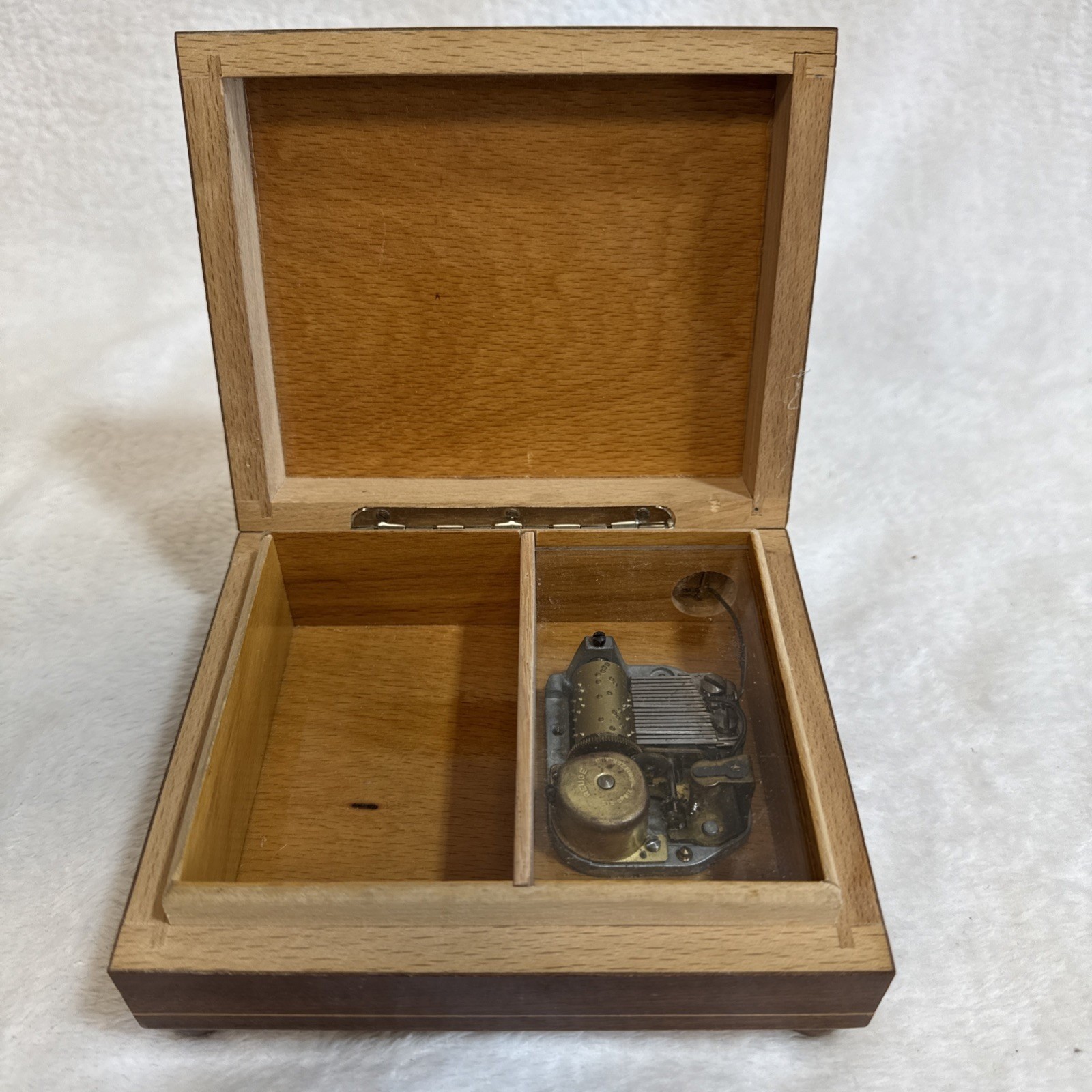 Reuge "Try to Remember" Swiss Musical Movement Wooden Jewelry Box Marquetry