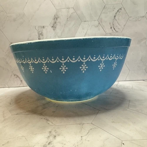 Vintage Pyrex Blue Snowflake Garland Bowl 2.5 Quart #403 Has Wear No Chips