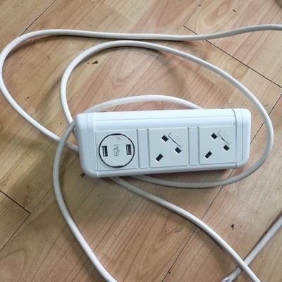PowerData Tech DESK 2W/U Desktop Power/Data Unit MIT X2 USB siehe Fotos 
