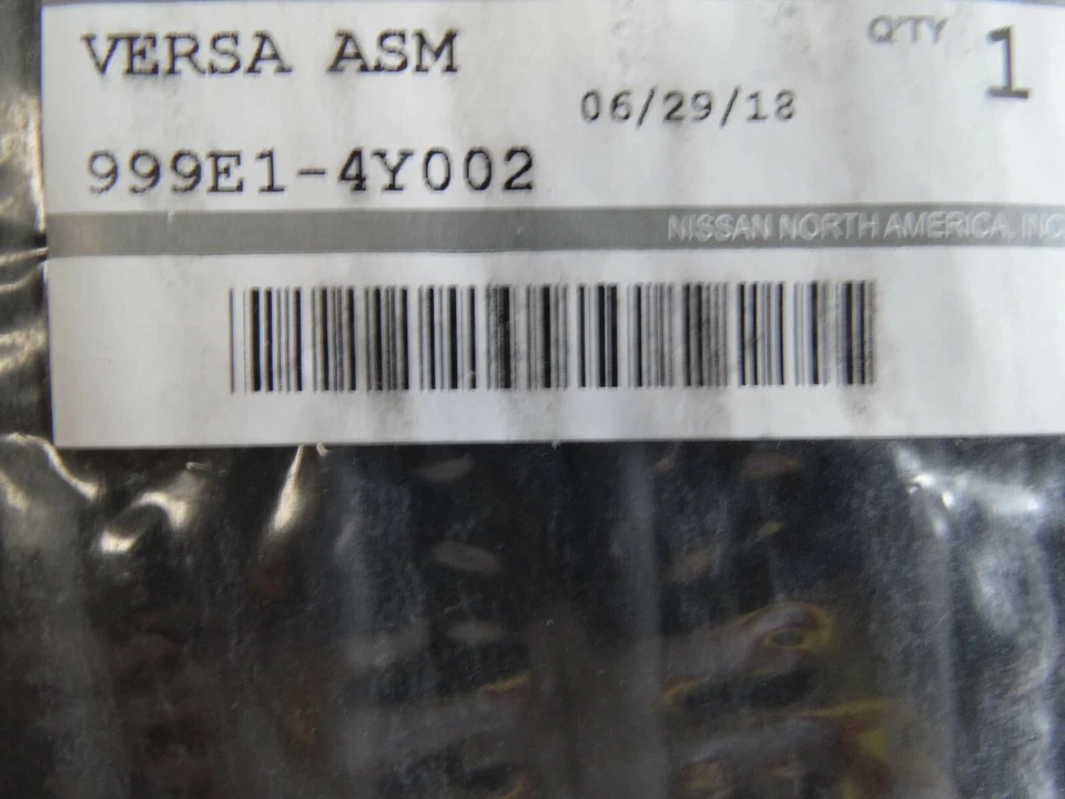 NEW OEM 2014-2019 Nissan Versa NOTE All Weather Rubber Floor Mats 999E1-4Y002 - Image 4 of 4