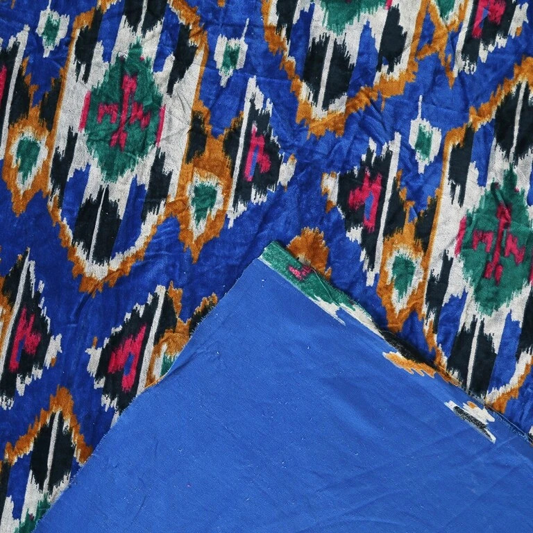 Vestido indio de tela de terciopelo suave por yarda costura tapicería terciopelo estampado IKAT Foto 3 de 4