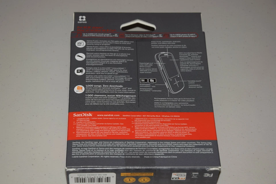 SanDisk Sansa Fuze+ White 8GB Digital Media MP3 WMA Player SDMX20R-008GW-C57 New - Image 2 of 3