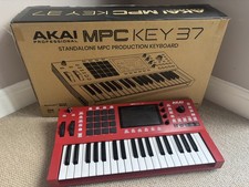 Akai Professional MPC Key 37 Standalone MPC