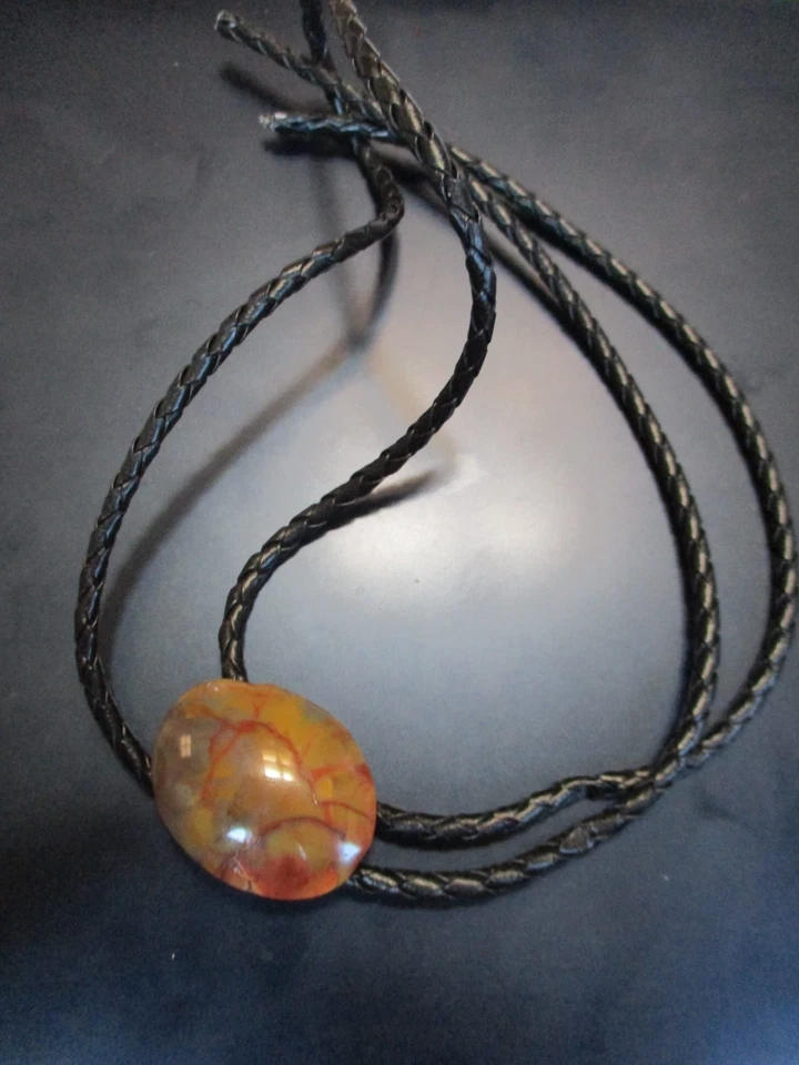 Corbata bolo lisa ovalada de ágata de madera petrificada vintage Foto 3 de 4