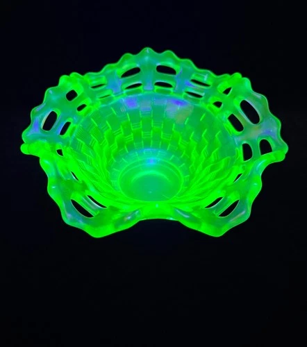 Fenton iridescent green uranium glow glass basket weave bowl 7”