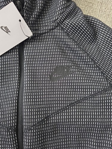 Nike Kids Zip Hoodie Black Textured with Pockets - Picture 3 of 6