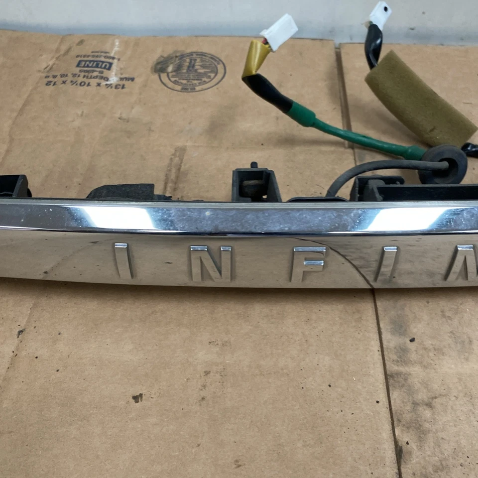 2014 2015 2016 2017 INFINITI Q50 TRUNK LID TAIL FINISH PANEL CHROME TRIM 4330 - Image 3 of 4