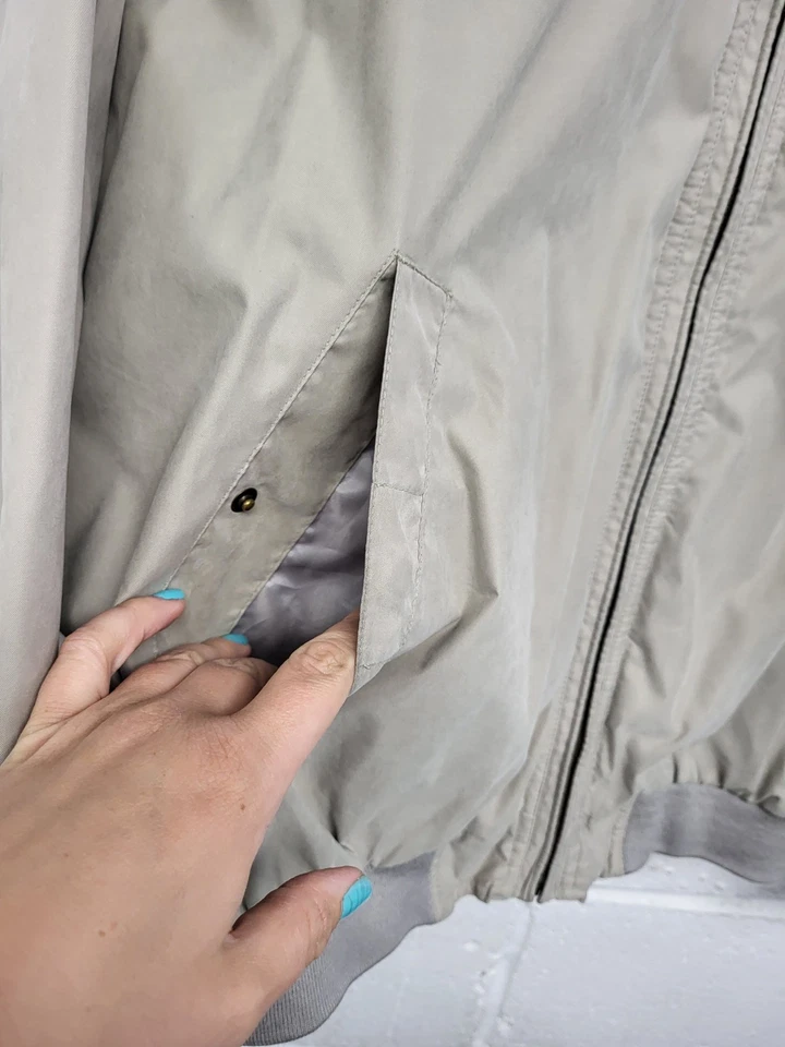 Tilley Endurables Beige Lightweight Zip Up Jacket. Mens Size Medium. PP - Image 2 of 4