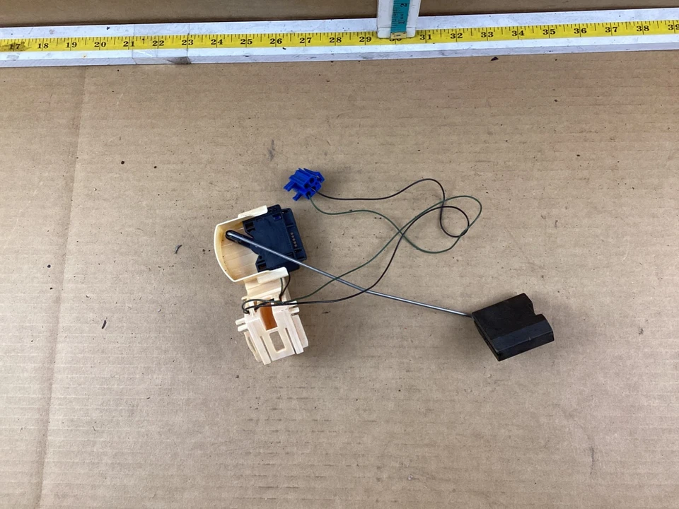 2011-2015 BMW 7 Series 740i Fuel Level Sensor OEM - Image 4 of 4