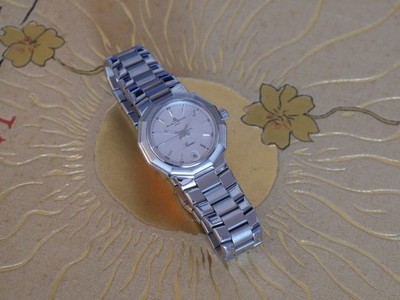 Baume & Mercier Riviera 24mm White Date Dial 18k Bezel Quartz Women's Watch