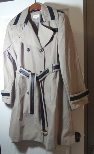 CALVIN KLEIN KHAKI AND BLACK LEATHER 