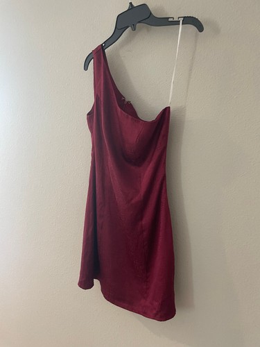Lulus Vestito Lisette Monospalla Mini Abito Rosso Borgogna Donna Taglia XS - Foto 7 di 9