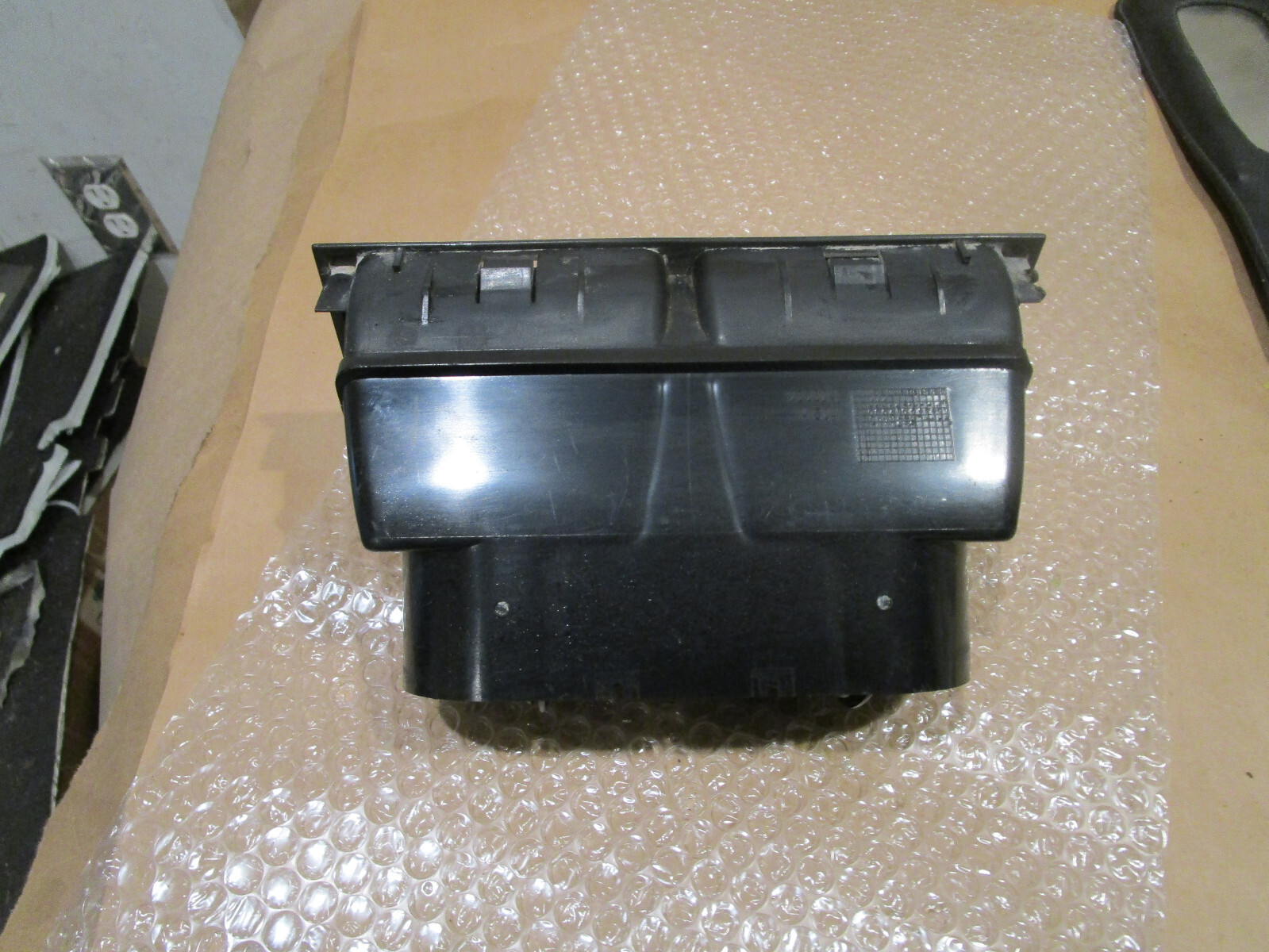 Ferrari 348,355 - Central Air Vent/Diffuser P/N 64320000
