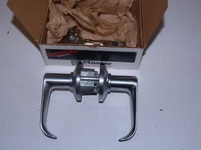 Master Lock Lever Door Handle Lasalle Hal/Closet Passage-Satin Chrome 163