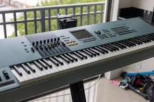 Yamaha Motif XS8 88-Key Synthesizer Keyboard Workstation