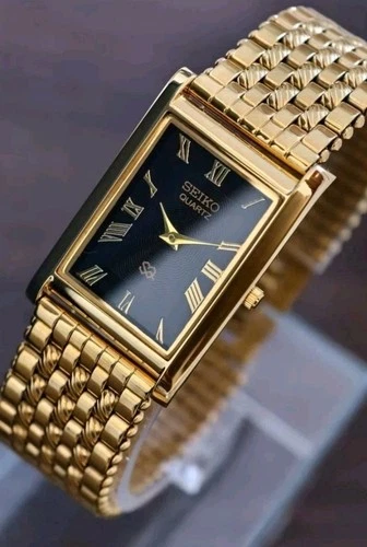 Vintage Seiko Slim Tank Mens Wristwatch Black Dial Japanese Watch.