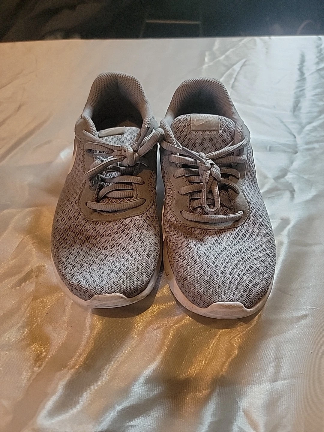 NIKE Tanjun Running Taglia 5.5Y Leggera 818381 012 Scarpa Sneaker Lupo Grigio Gioventù