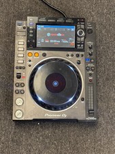 Pioneer DJ CDJ-2000NXS2 Professional Multi-Player - Read