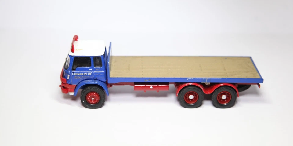 Corgi CC11415 Bedford KM plataforma plana de 6 ruedas J Beasley - escala 1:50 Foto 2 de 4