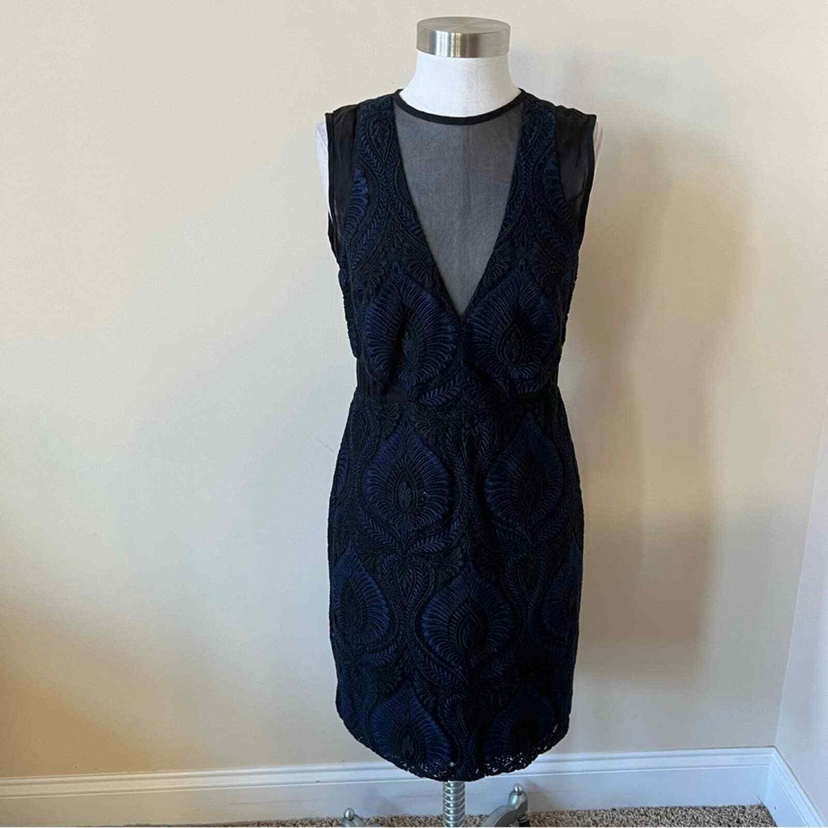 Nicole Miller Collection Embroidered Lace Sheath Dress Size 6 17262