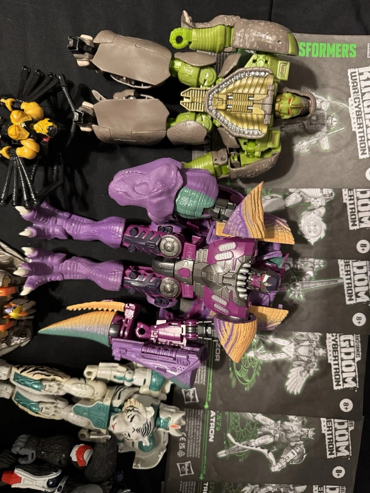 Transformers Kingdom Beast Wars Lot - Image 2 of 4