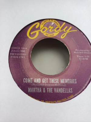 Martha Reeves & The Vandellas - Come And Get These Memories / Jealous Lover