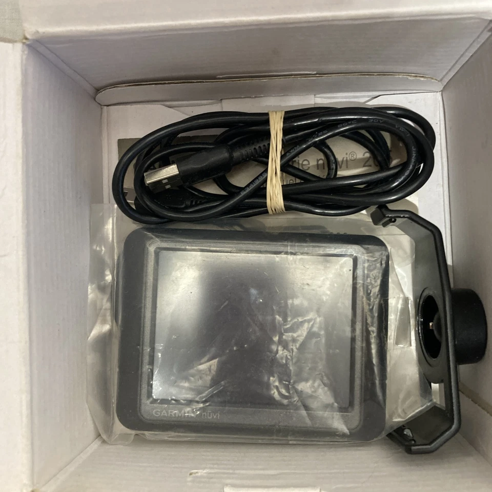 Garmin Nuvi 265t GPS Navigation system FM Traffic receiver USB Bluetooth - Image 2 of 4