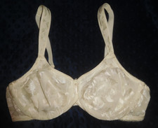 NWOT Wacoal 85567 Awareness Ivory Seamless Full Coverage Underwire Bra Size 36C