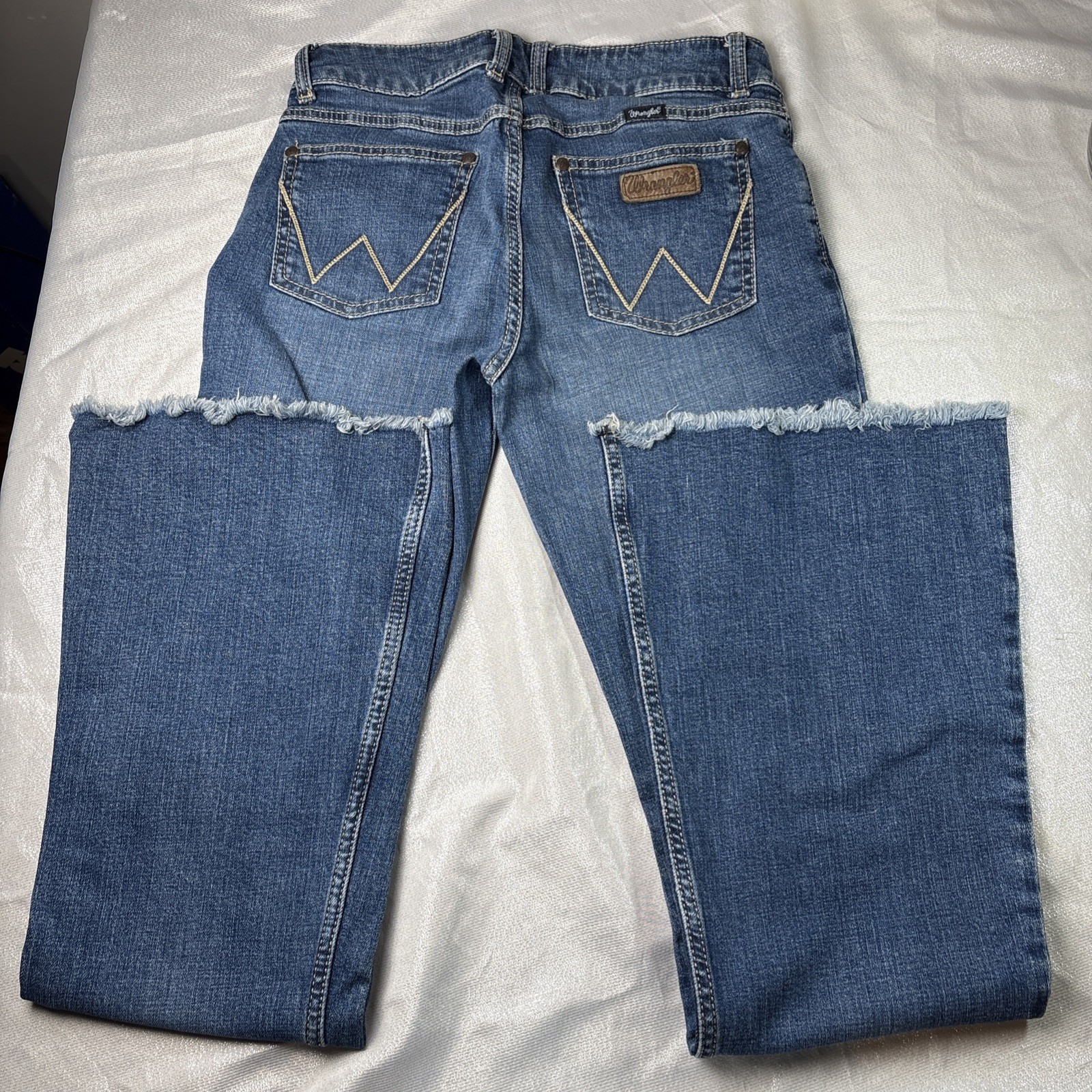 Wrangle Women’s Flare Leg Bluejeans Size 5/6 X 36” EUC